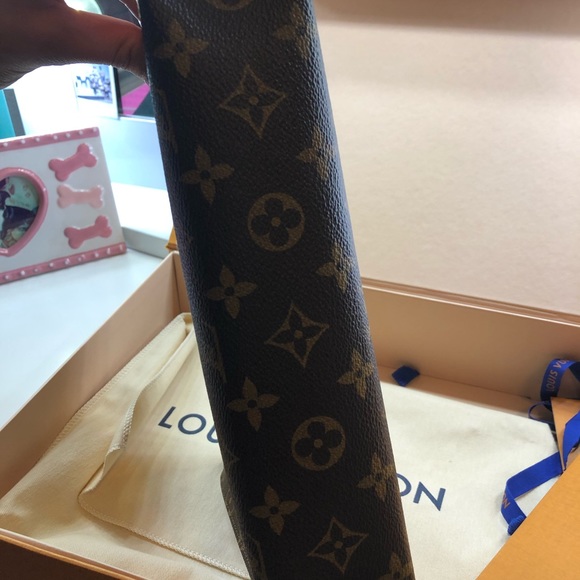 🚫SOLD🚫Toiletry Pouch 26 - Picture 3 of 10